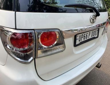 FORTUNER 4X2 MANUAL