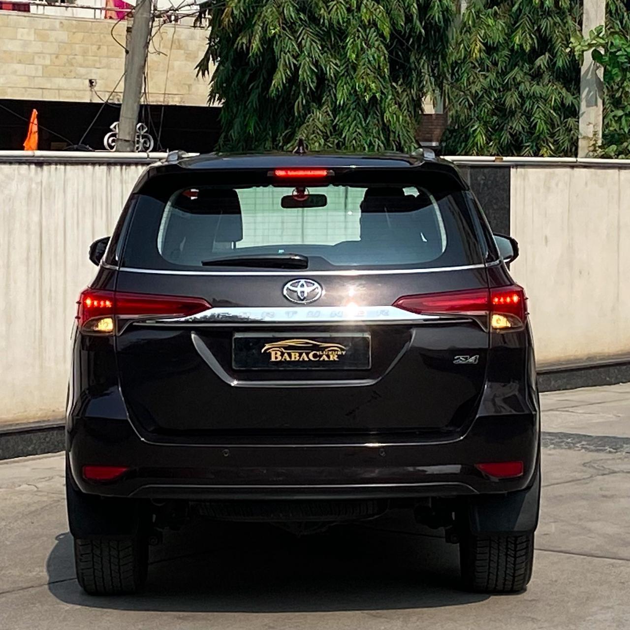 Toyota FORTUNER 4x4 automatic 2018 Delhi registration