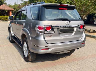 FORTUNER 4X4 MANUAL