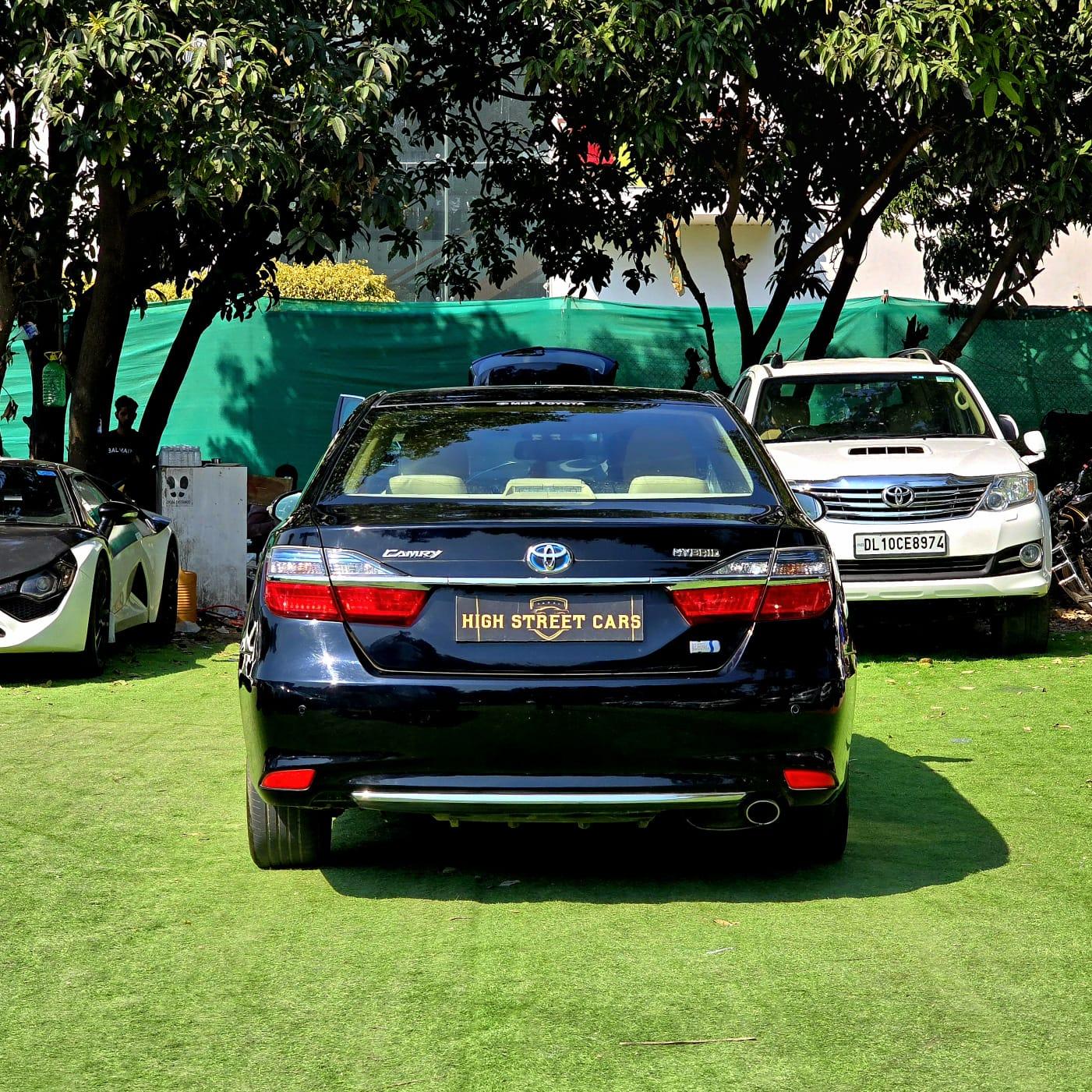 TOYOTA CAMRY HYBRID