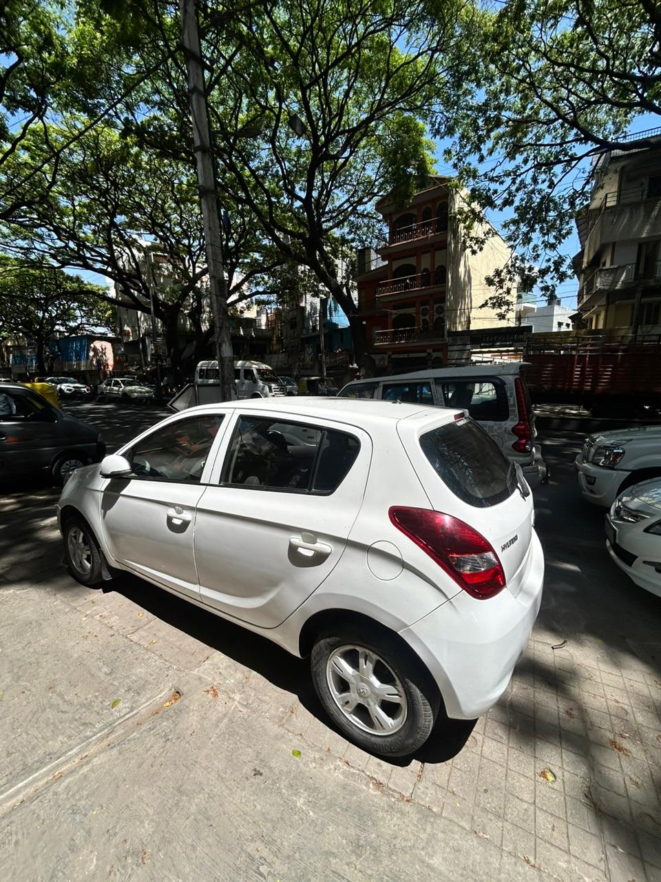 Hyundai i20 Asta 2012