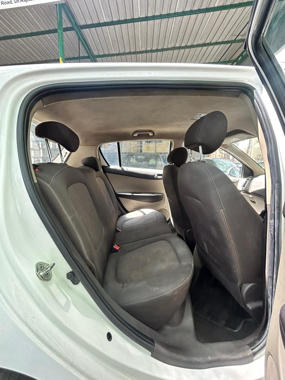 Hyundai i20 Asta 2012