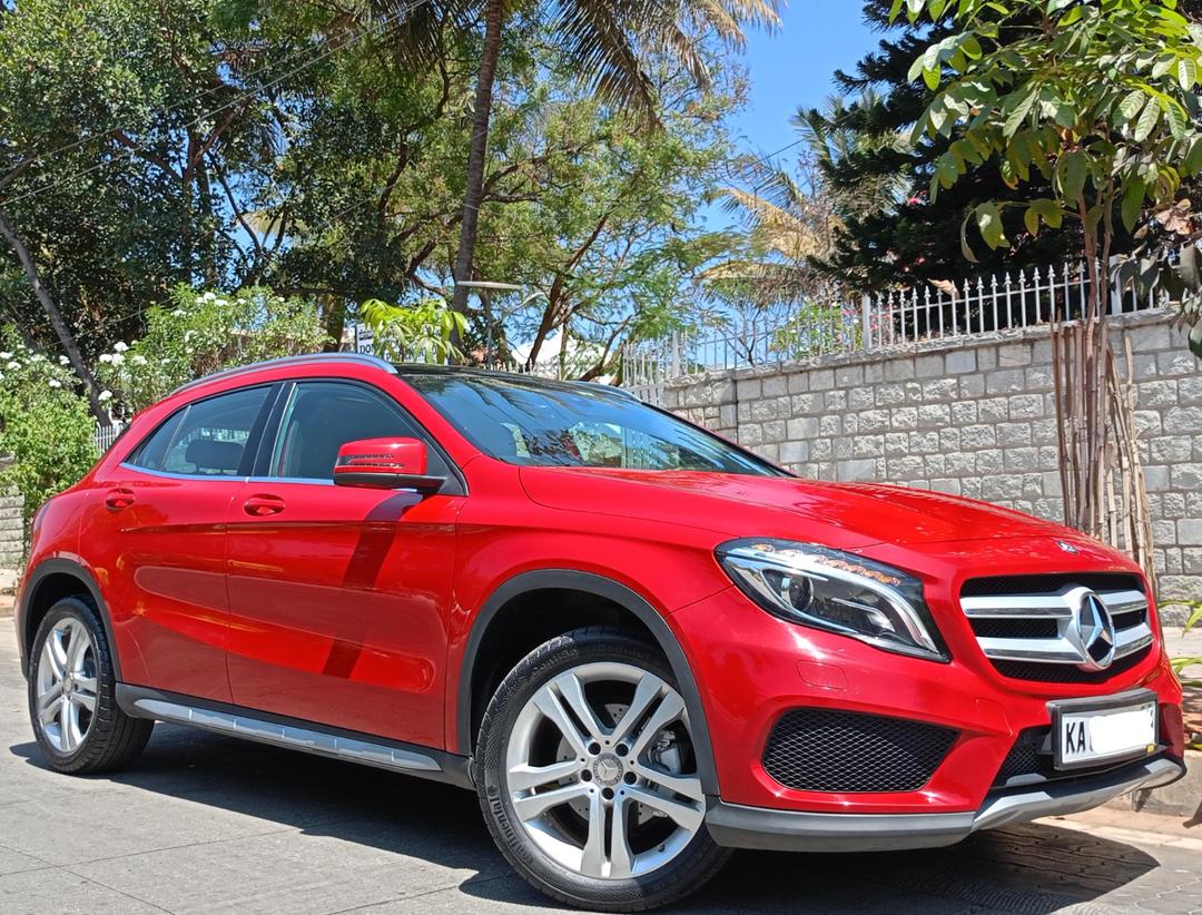 MERCEDES-BENZ GLA 220d