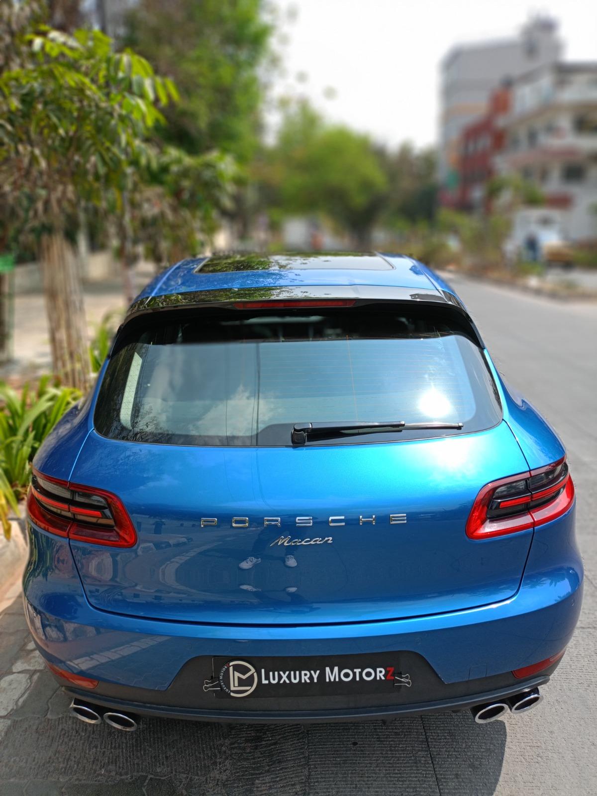 PORSCHE MACAN TURBO