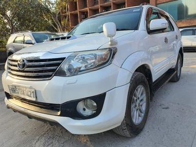 FORTUNER 4X2 AUTOMATIC