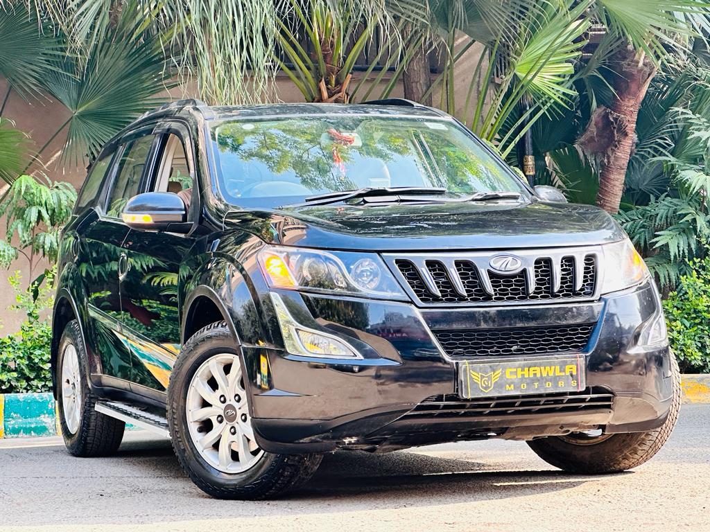 Mahindra XUV W10 with sunroof  model 2017 running 73k Up number