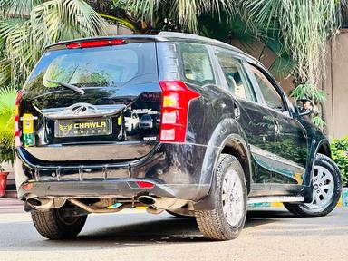 Mahindra XUV W10 with sunroof  model 2017 running 73k Up number