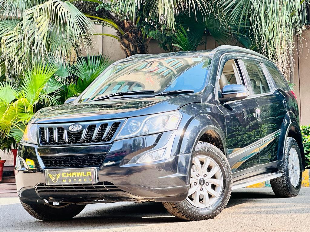 Mahindra XUV W10 with sunroof  model 2017 running 73k Up number