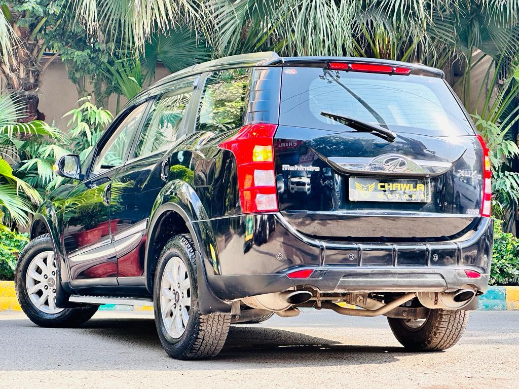 Mahindra XUV W10 with sunroof  model 2017 running 73k Up number