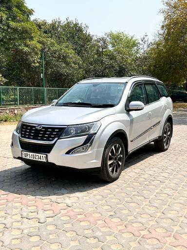 (MAHINDRA XUV500 W11)**2019 model