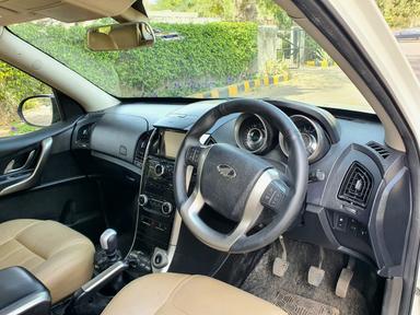 MAHINDRA XUV 500 FWD 4X4 W7