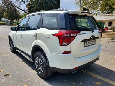 MAHINDRA XUV 500 FWD 4X4 W7