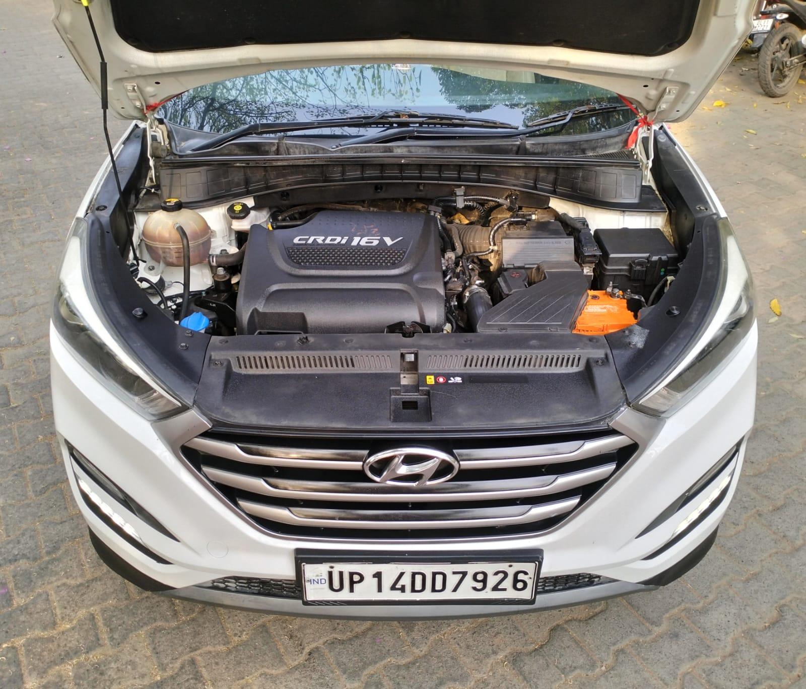 Hyundai Tucson manual diesel model 2017 running 69k Up number