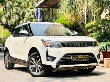 Mahindra XUV 300 w8 with sunroof model 2019 running 49k DL number