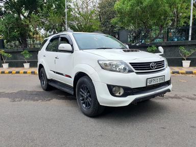 FORTUNER 4X2 MANUAL TRD SPORTIVO 2.5L