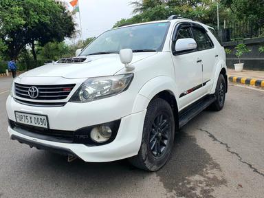 FORTUNER 4X2 MANUAL TRD SPORTIVO 2.5L