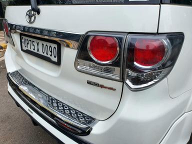 FORTUNER 4X2 MANUAL TRD SPORTIVO 2.5L