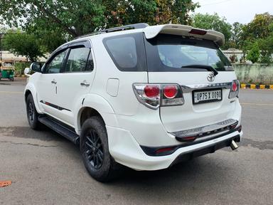 FORTUNER 4X2 MANUAL TRD SPORTIVO 2.5L