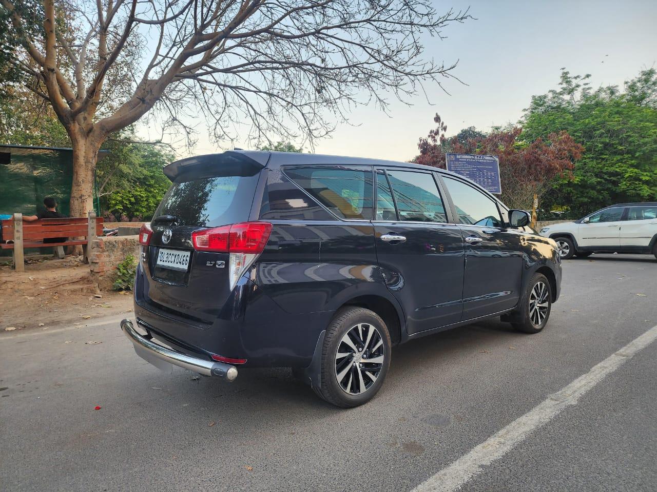 2022 INNOVA CRYSTA ZX TOP AUTO PETROL 1ST OWNER