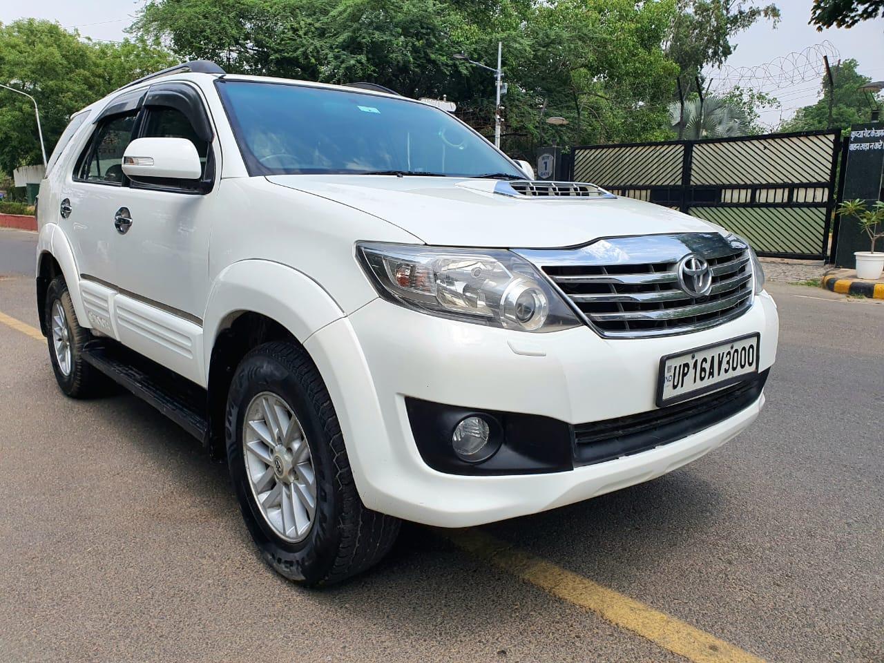 FORTUNER 4X2 MANUAL