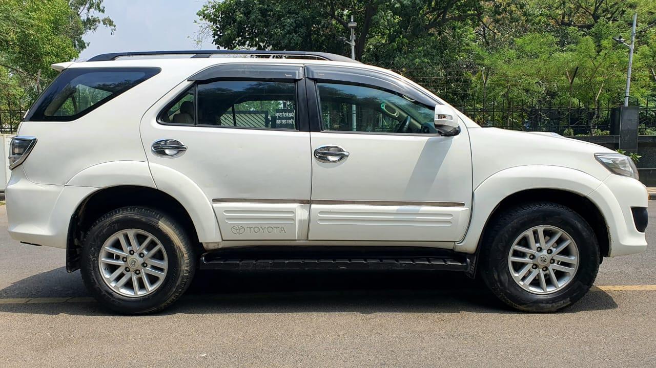 FORTUNER 4X2 MANUAL