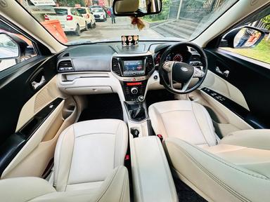 Mahindra XUV 300 w8 with sunroof model 2019 running 56k DL number