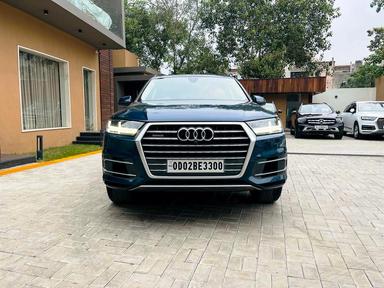 AUDI Q7 2019