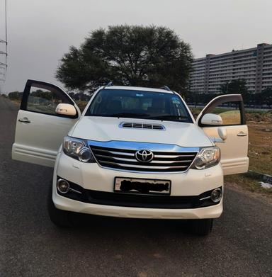 Fortuner 2014 model Brand new condition 2nd owner contact number 7009726922