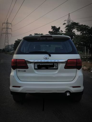 Fortuner 2014 model Brand new condition 2nd owner contact number 7009726922