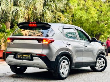 Kia sonet htk petrol model 2021 running 36k DL number