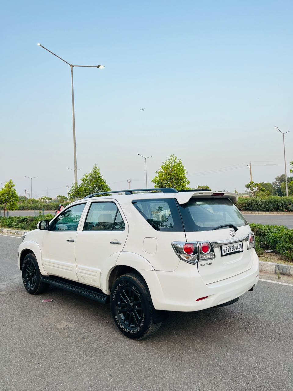 Fortuner 2012 model 4rd owner 1lakh + driven