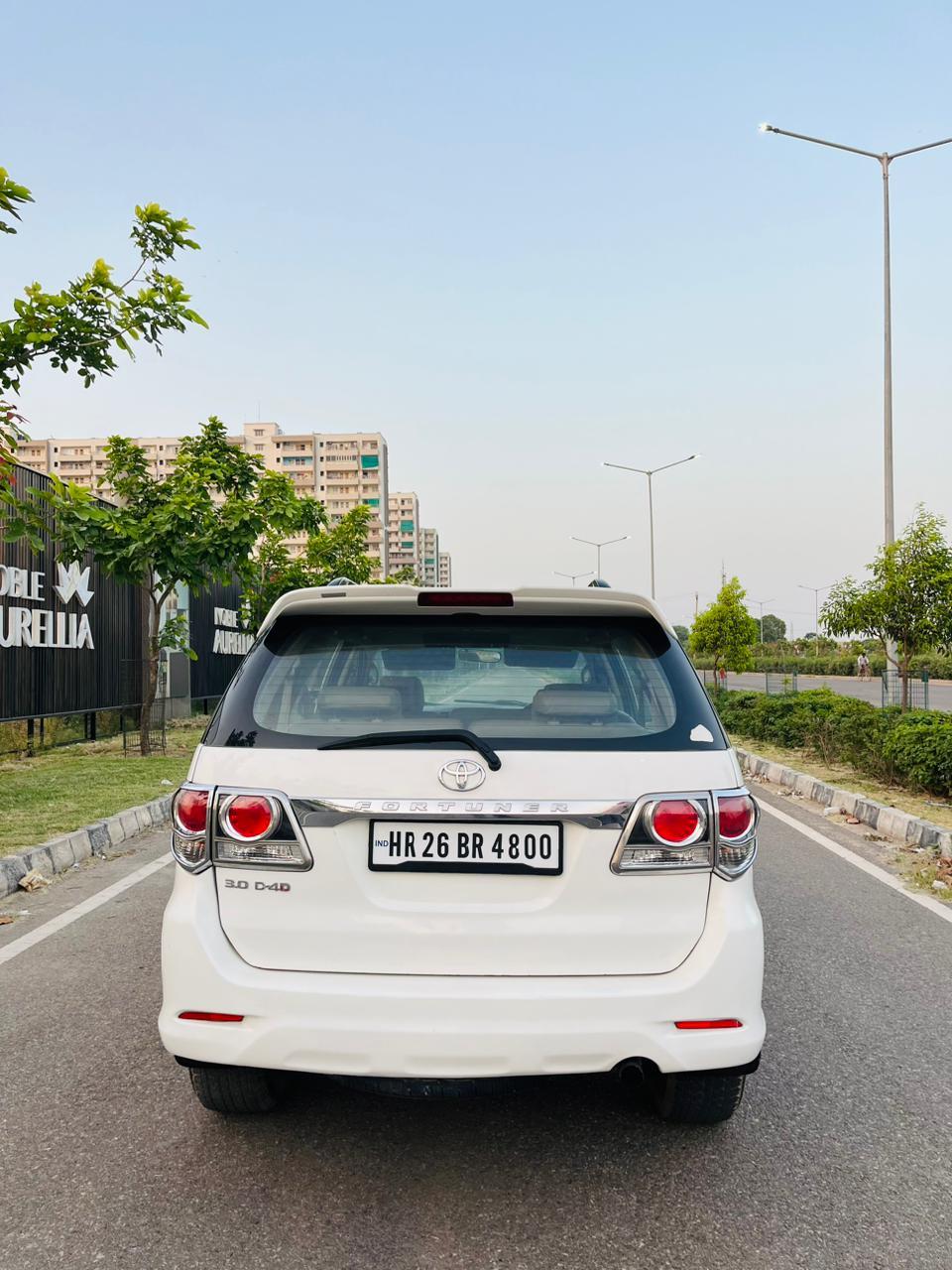 Fortuner 2012 model 4rd owner 1lakh + driven