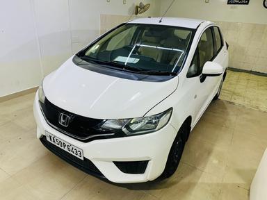 HONDA JAZZ S MT DIESLE 2015