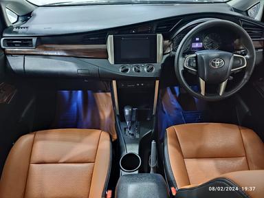 TOYOTA CRYSTA GX AT 2019