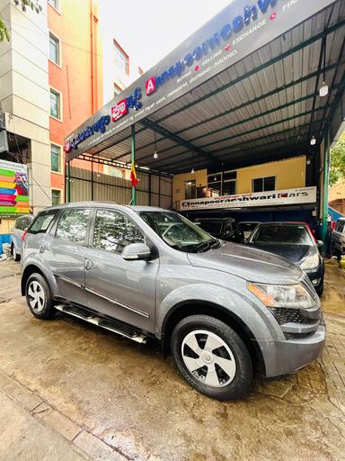 Mahindra XUV500 W6 2013