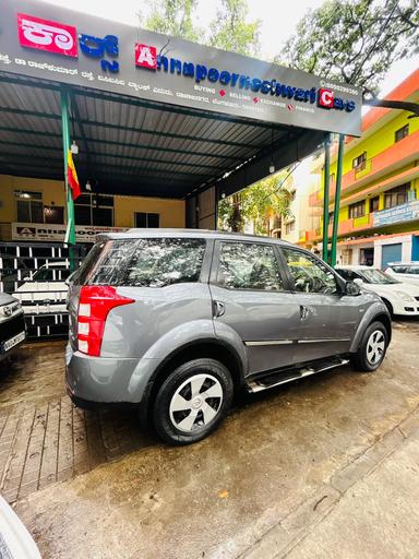 Mahindra XUV500 W6 2013