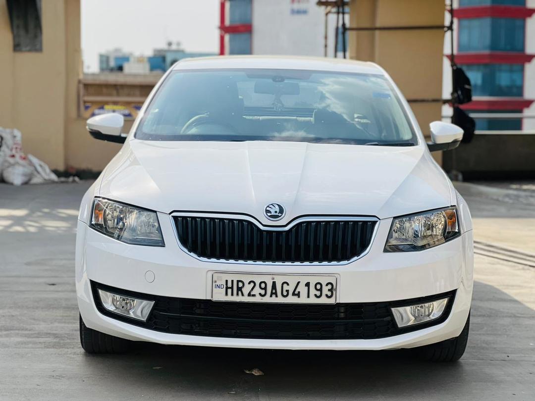 2014 Skoda Octavia Petrol Manual HR-29