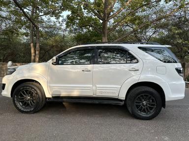 2015 Fortuner 4X2 Manual Diesel UK-17