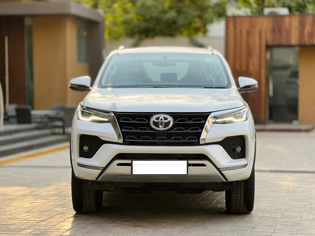 TOYOTA FORTUNER 2023