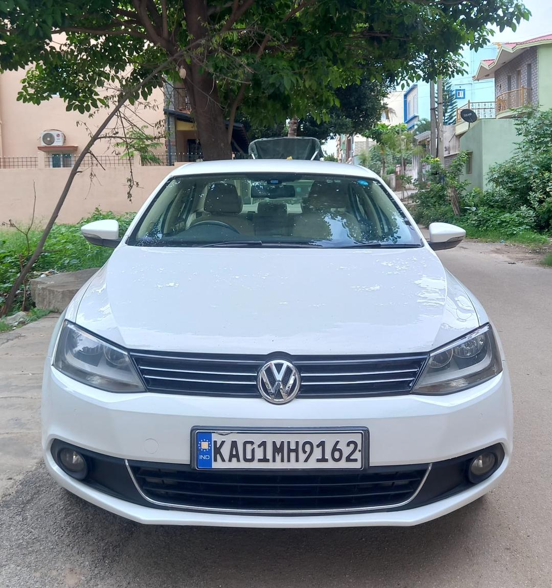 VW JATTA AT