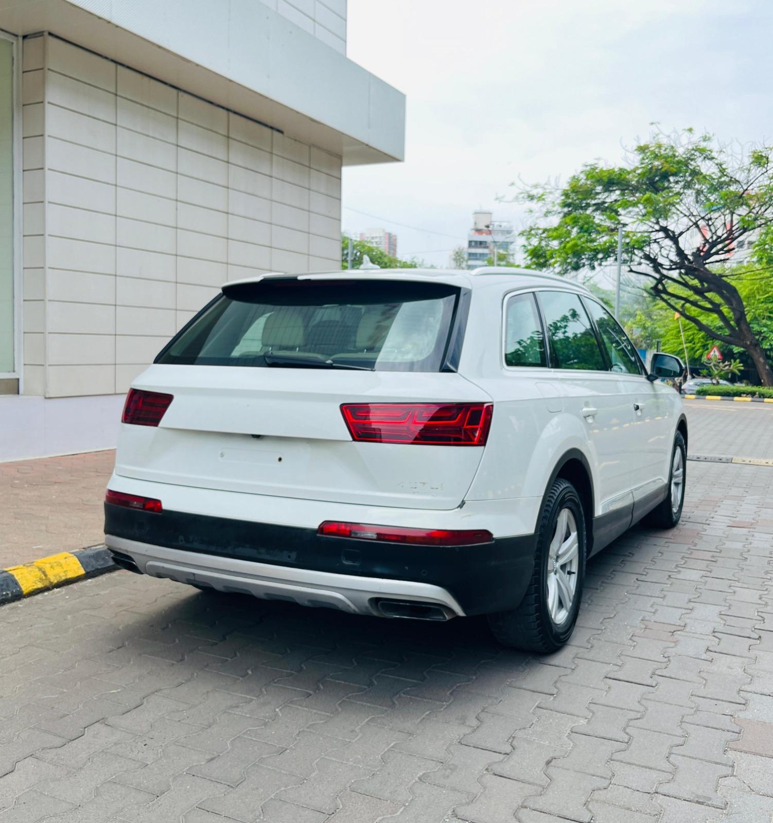 AUDI Q7 45 TDI QUTTRO