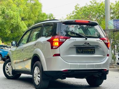 Mahindra XUV w7 model 2018 running 67k HR number