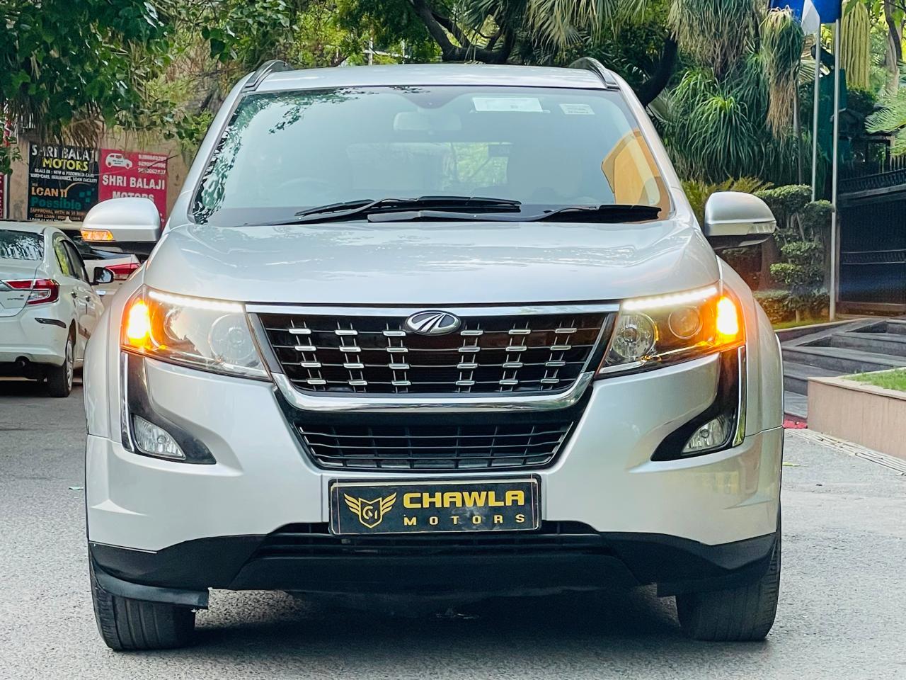 Mahindra XUV w7 model 2018 running 67k HR number