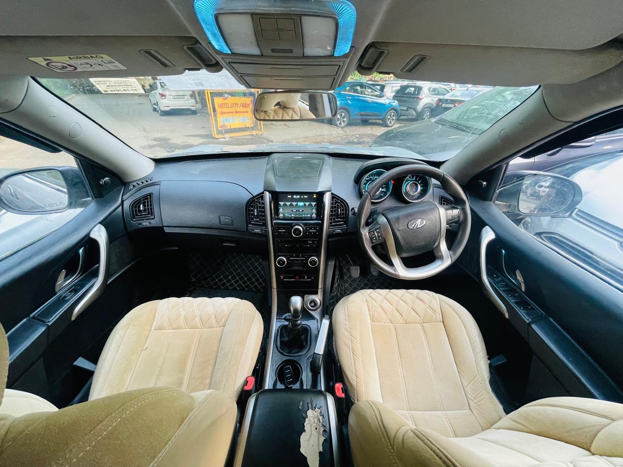 Mahindra XUV w7 model 2018 running 67k HR number