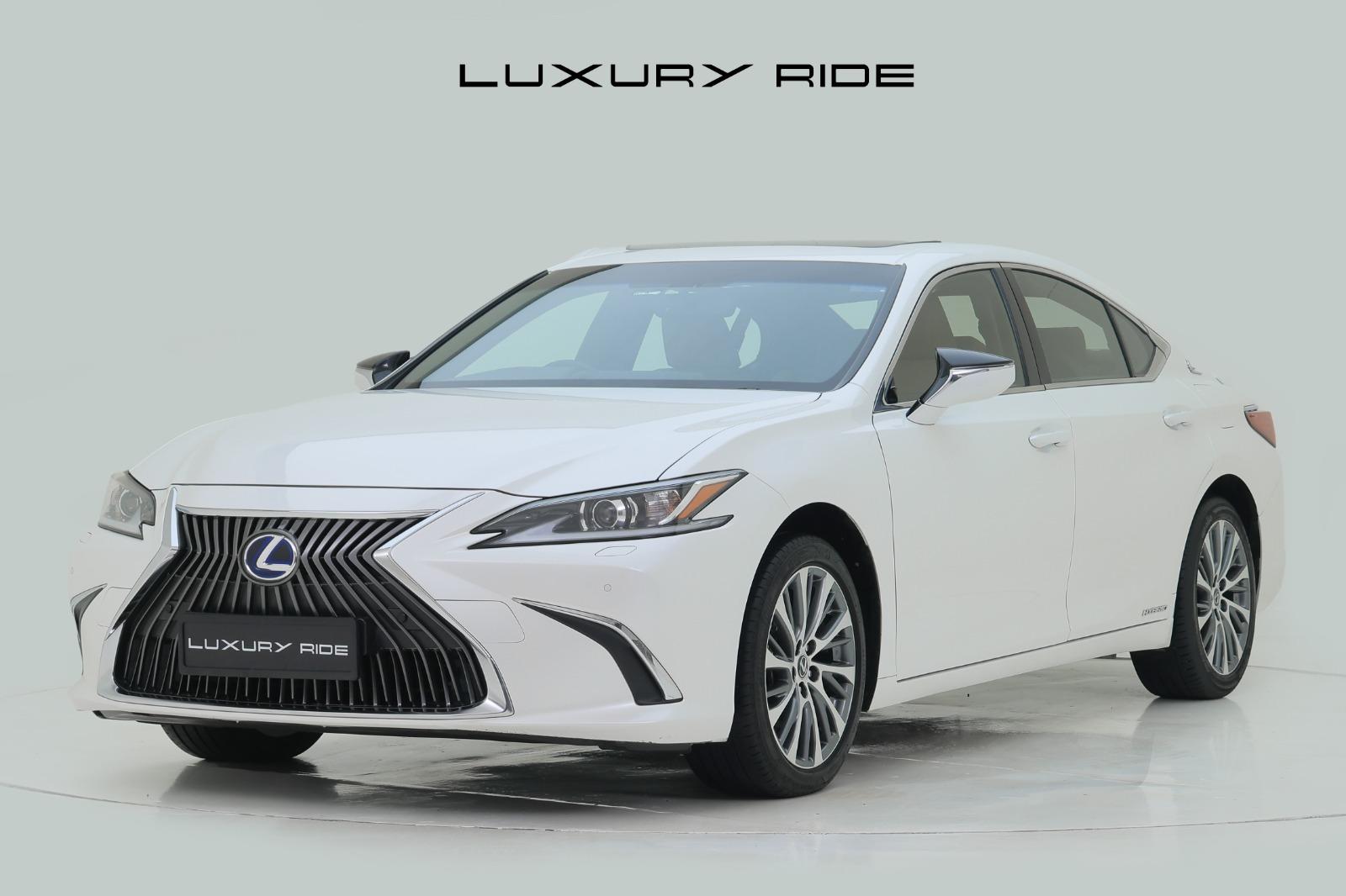 Lexus ES 300h Exquisite