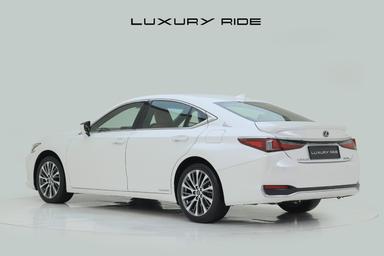 Lexus ES 300h Exquisite