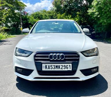 Audi A4 2.0 TDI S Line