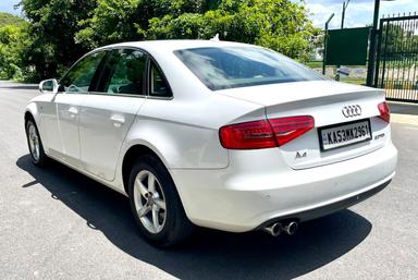 Audi A4 2.0 TDI S Line