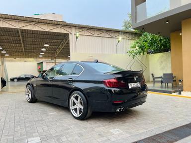 BMW 5 SERIES 2010