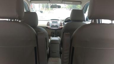 Toyota Innova V